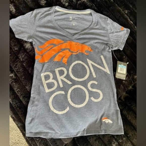 Broncos V-Neck T-Shirt NWT - Picture 1 of 3